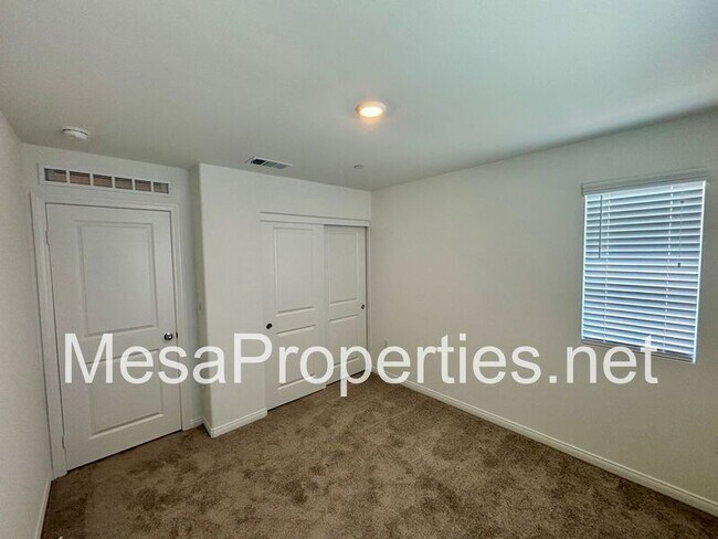 Building Photo - 1221 Yeager Ave