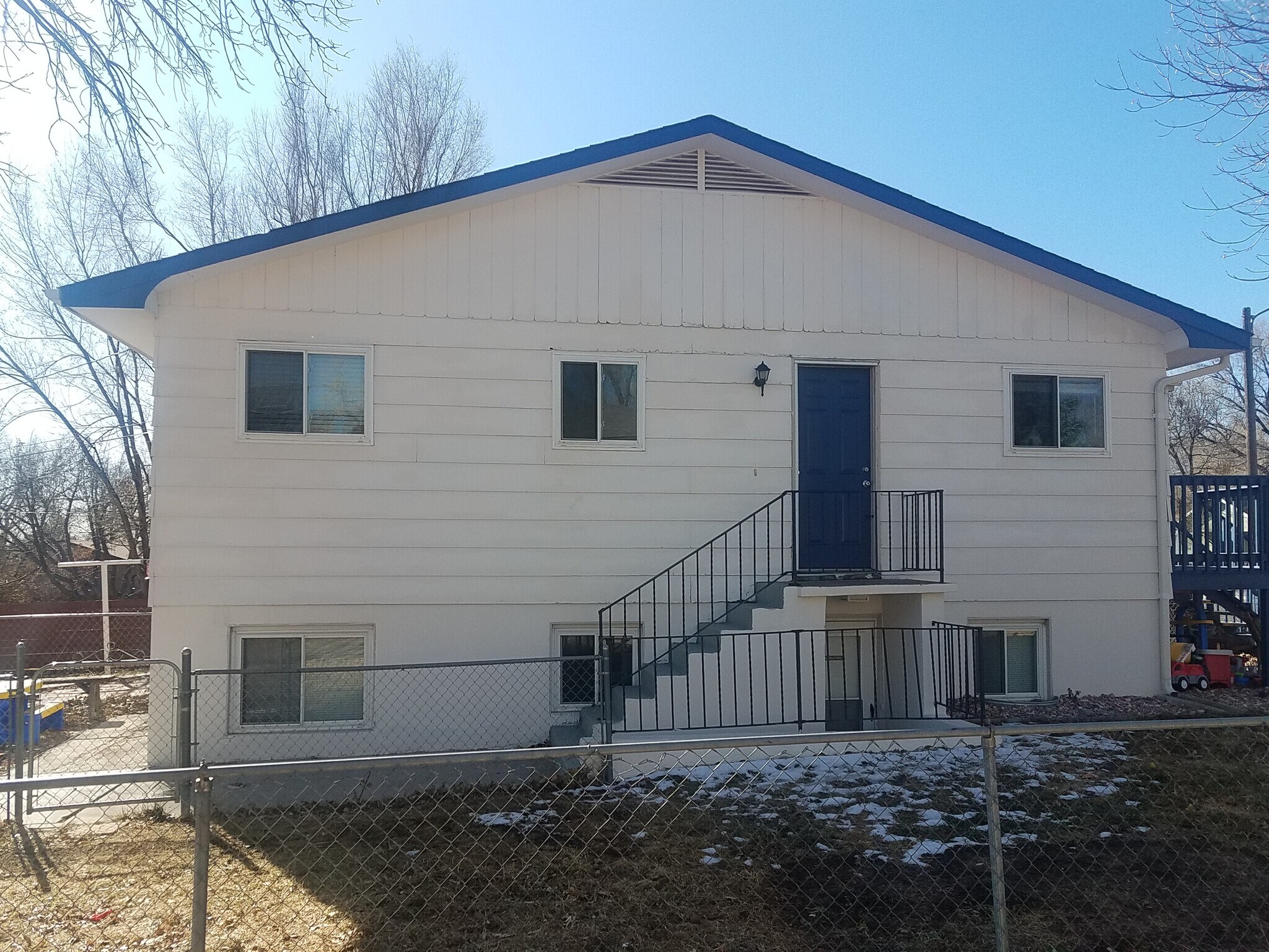 Building Photo - 2221 Cooper Ave