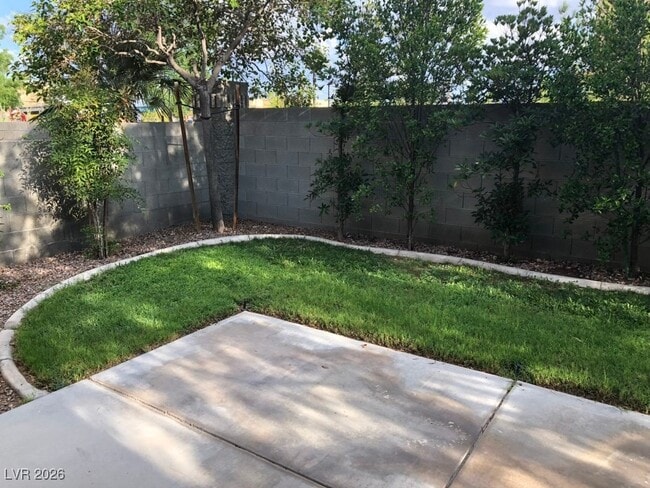 Building Photo - 391 Silverado Pines Ave