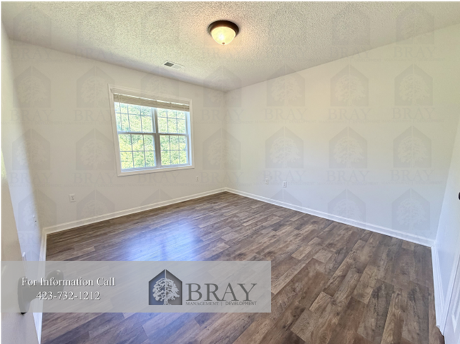 Building Photo - Updated spacious 4-Bedroom Near Boones Creek