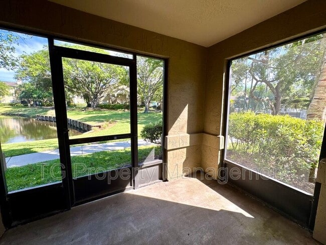 Building Photo - 11 Arbor Club Dr