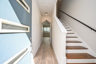 Building Photo - 651 Press St