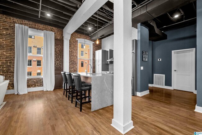 Building Photo - 2311 Morris Ave