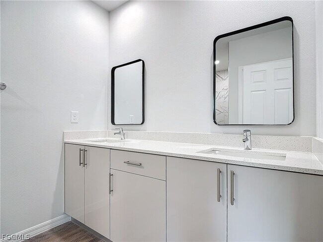 Building Photo - 336 Hermosa Ave