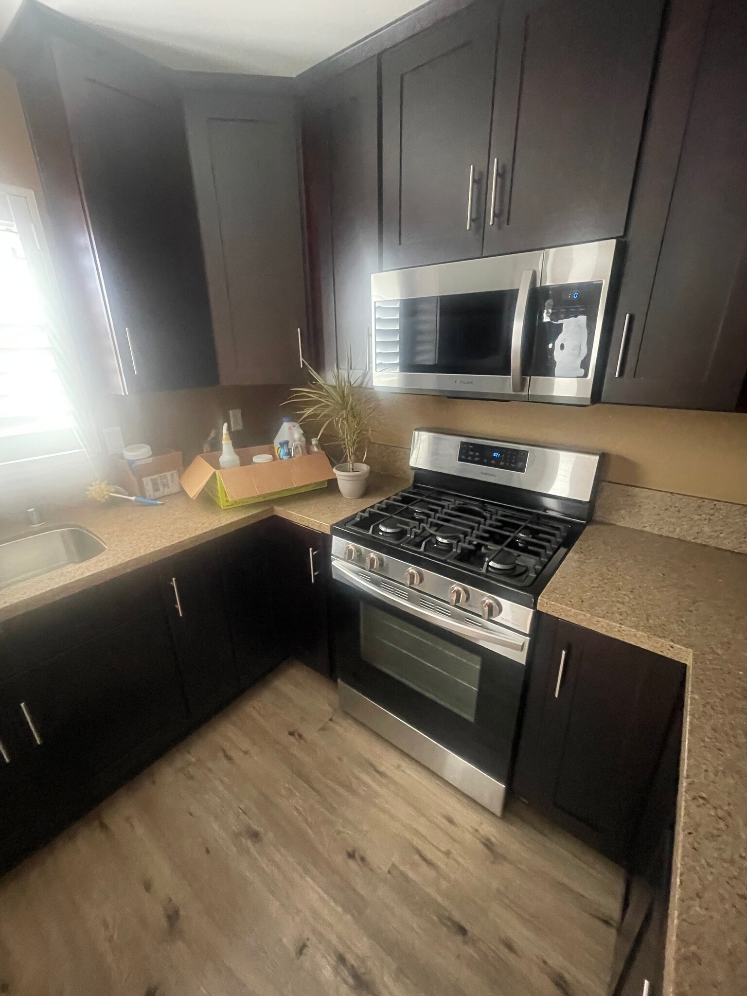 Building Photo - 515 W Gardena Blvd