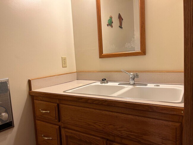 Building Photo - Country living at a great Price.