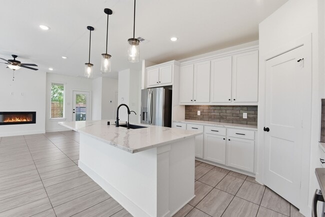 Building Photo - 15155 Colorado Bnd Pk Dr