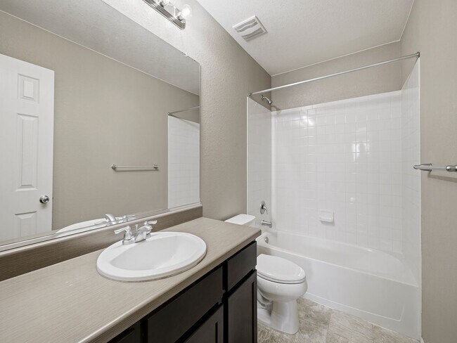 Building Photo - 2304 Winding Dr