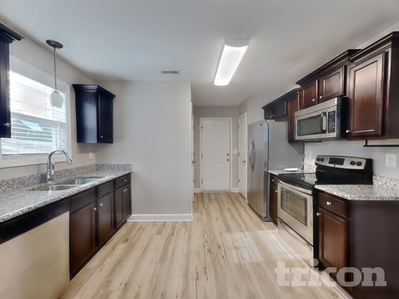 Building Photo - 140 Parkers Pointe Dr