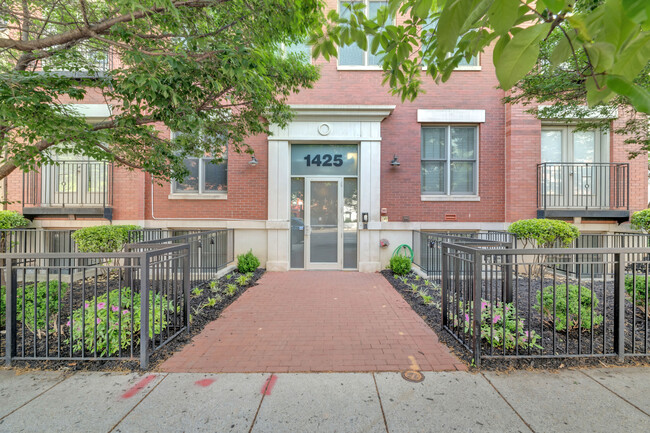 Building Photo - 1425 11th St NW