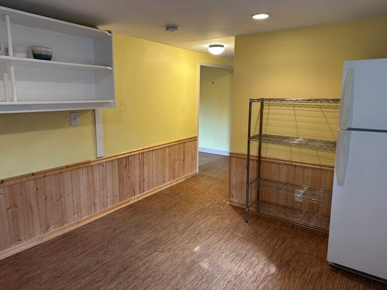 Pantry - 3405 NE Ainsworth St