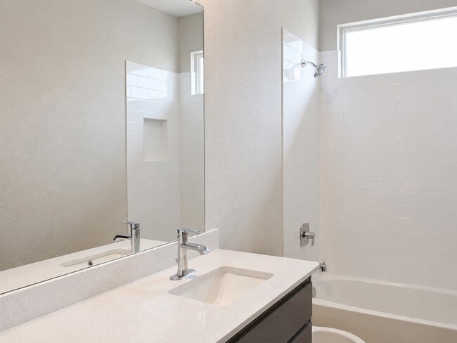 Building Photo - 270 Irish Moss Dr