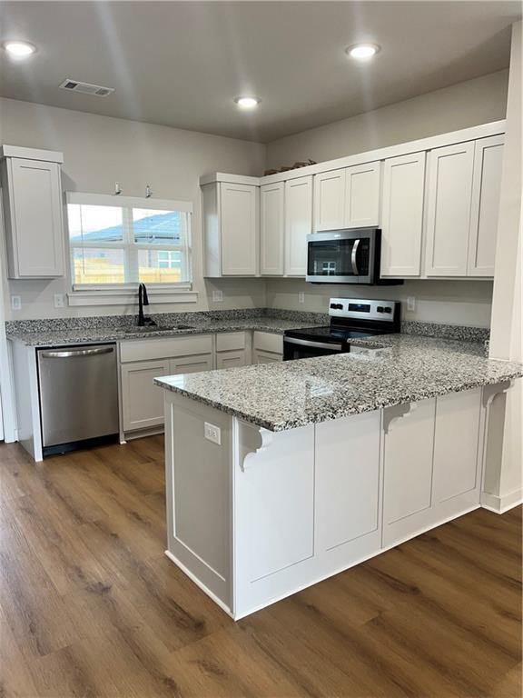 Building Photo - 631 Cosmos St