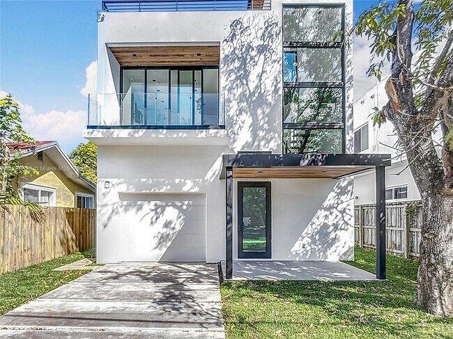 Building Photo - 3069 SW 27th Terrace