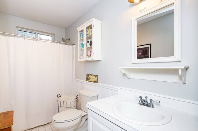 Building Photo - 98 Thomas Ave