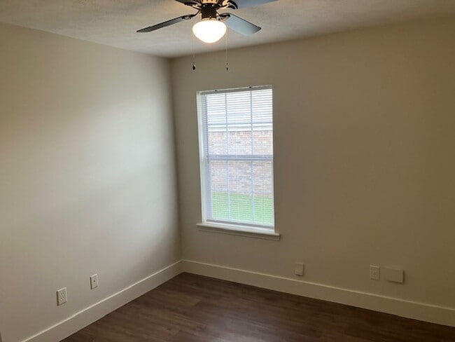 Building Photo - 3546 Crestview Rd