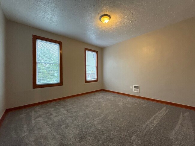 Building Photo - three Bedroom Home In Baltimore city