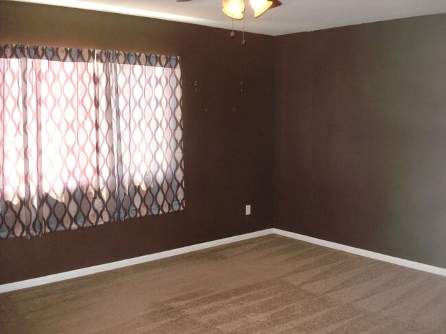 Building Photo - 3734 Solandra St