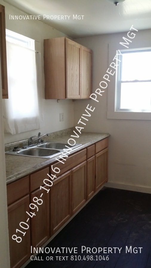 Building Photo - 3097 Hatherly-