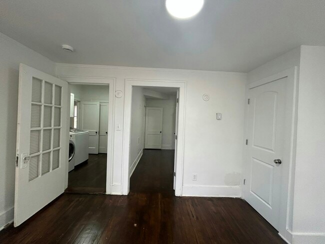 Building Photo - 1165 Virginia Park St