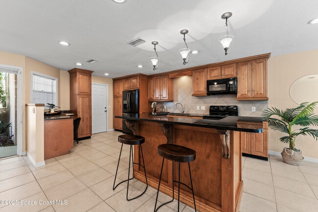 Building Photo - 554 Majorca Ct