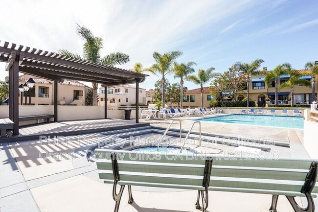 Building Photo - 3221 Francois Dr