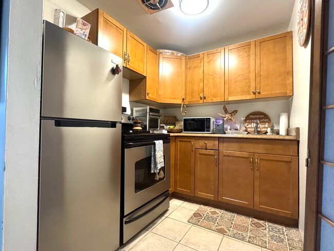 Primary Photo - 137 Burgundy Hill Ln