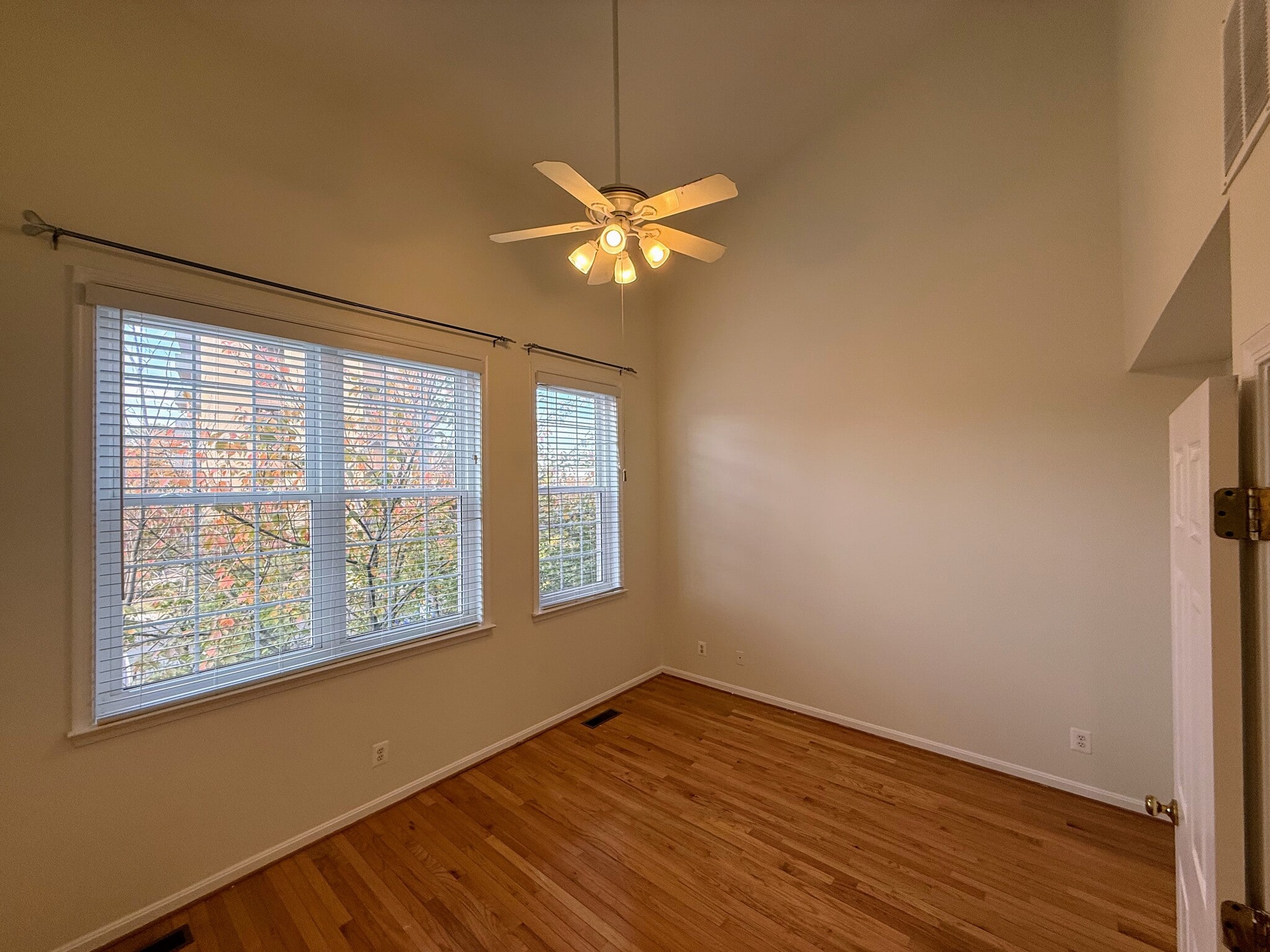 Building Photo - 6020 Lincolnia Rd