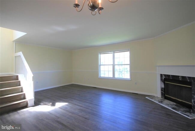 Building Photo - 4000 Quaker Ct