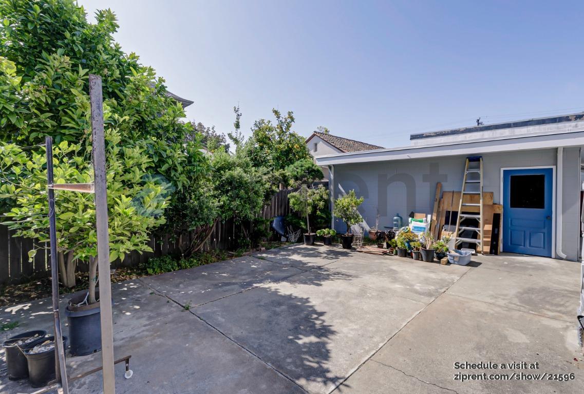 Building Photo - 1706 Hibbard St