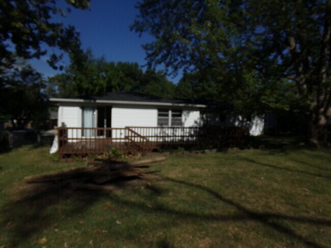 Building Photo - 6004 N Gregory Dr