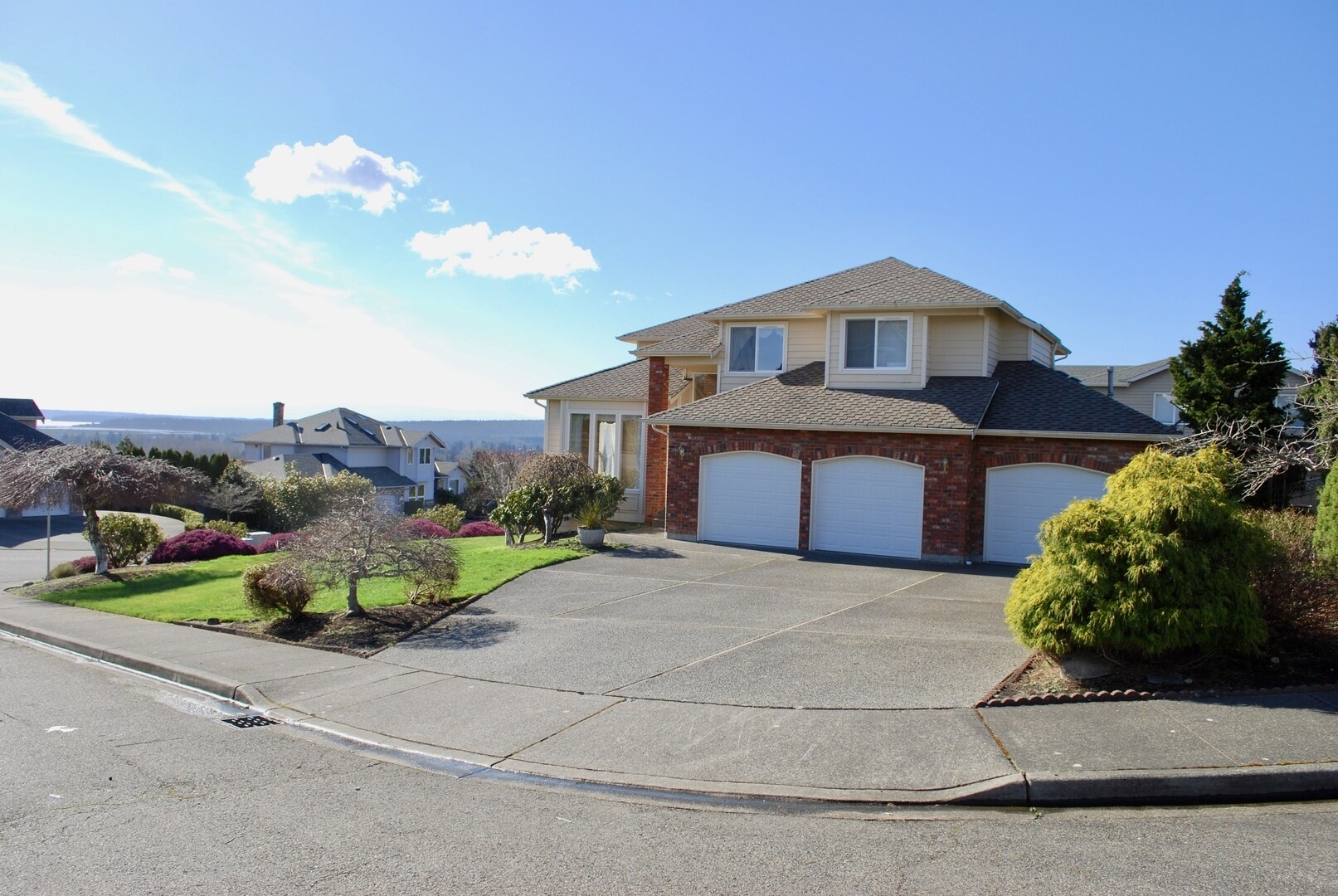 Building Photo - Beautiful views at this Marysville home