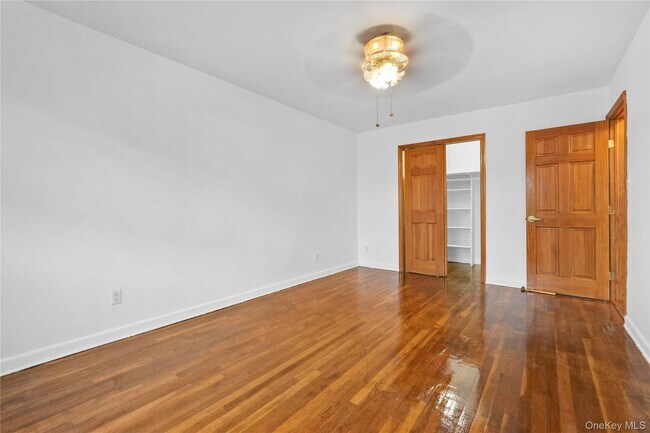 Building Photo - 62-23 69th Pl