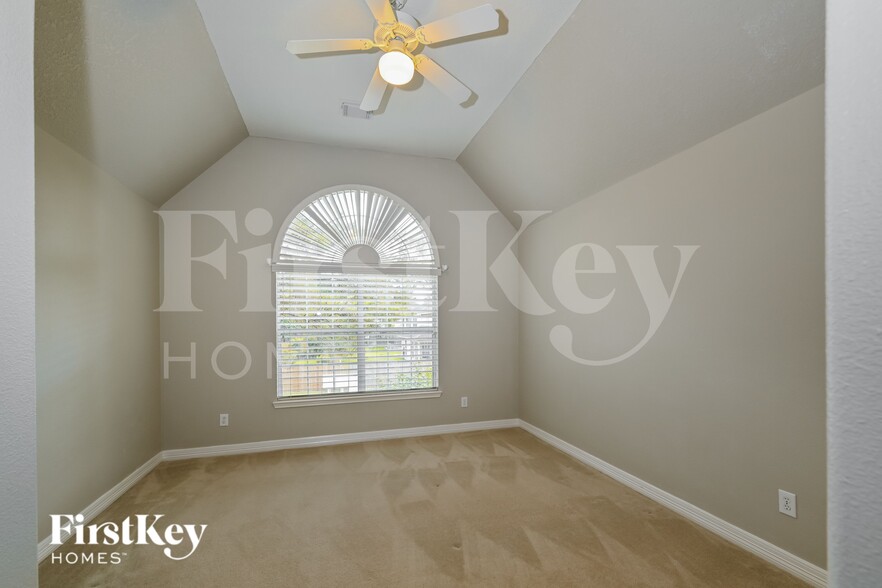 Building Photo - 17714 Meadow Crossing Ln