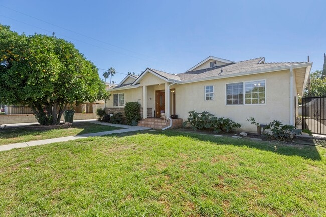 Building Photo - Spacious Mission Hills Home – Modern Comfort in a Prime Location!