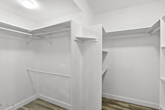 Building Photo - 729 Paseo Sereno Dr