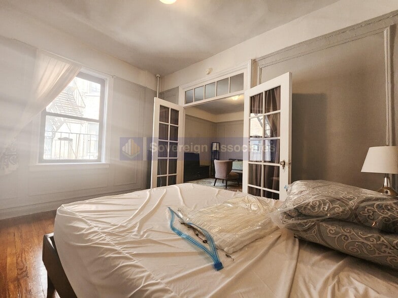 Building Photo - 45 Tiemann Pl
