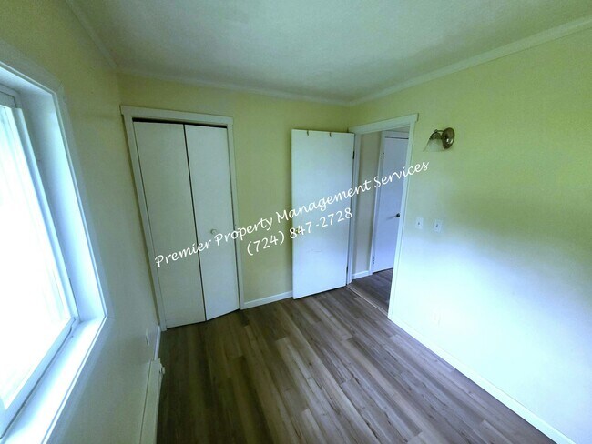 Building Photo - 129 Kennard Rd