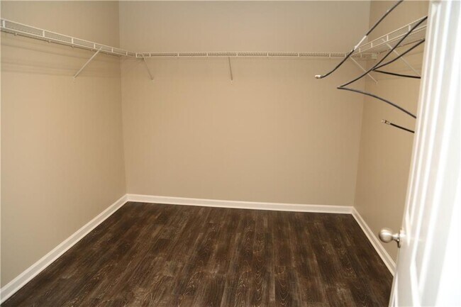 Building Photo - 173 Parkmont Ct