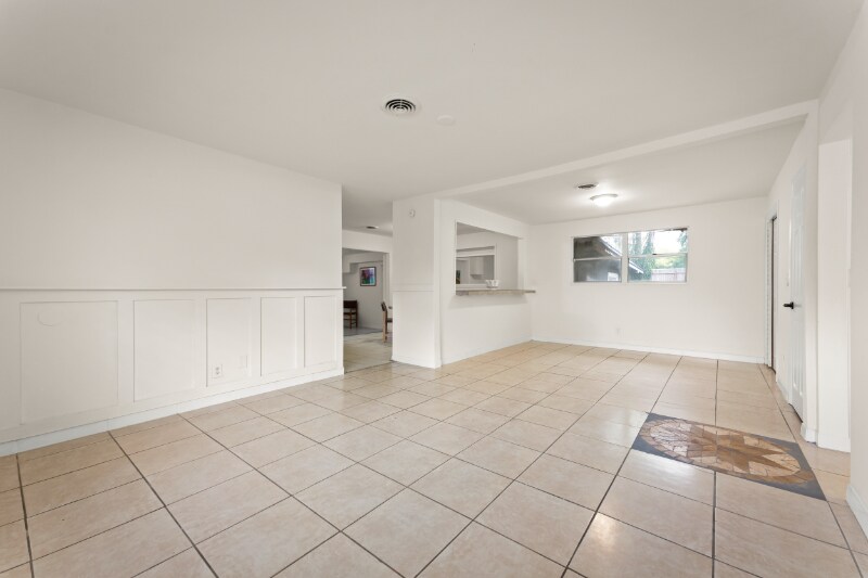 Building Photo - 6750 Snow White Dr