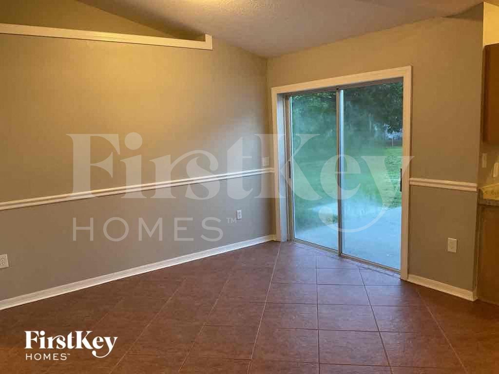 Building Photo - 1120 NW 11th Pl