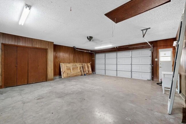 Building Photo - 5180 Fm 972