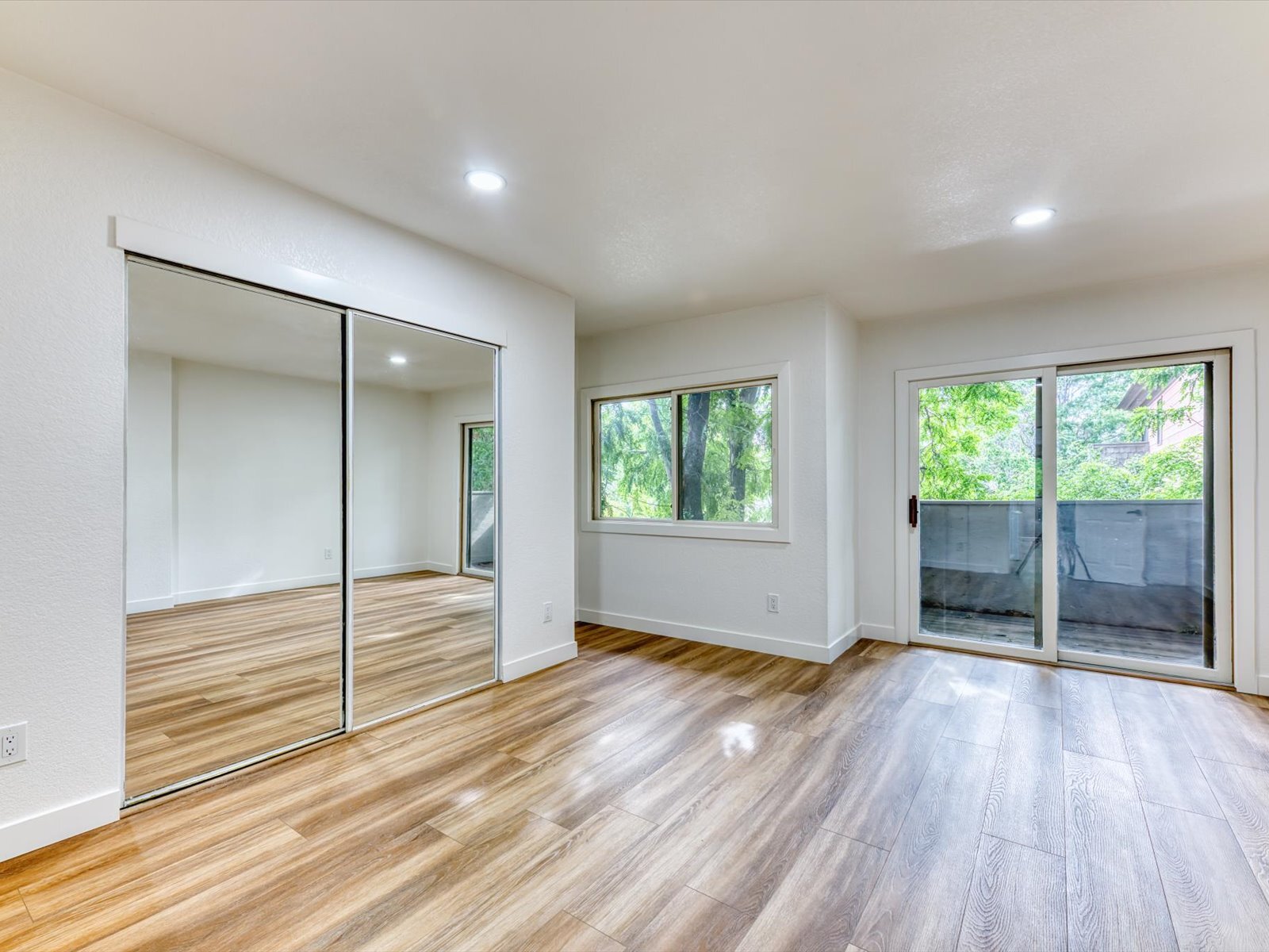 Building Photo - 3050 W 32nd Ave
