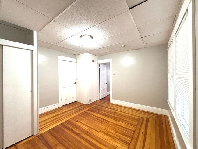 Building Photo - 19 Ellen Ave