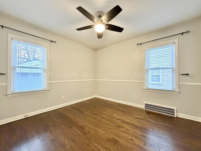 Building Photo - Updated Royal Oak Bungalow Minutes from Downtown