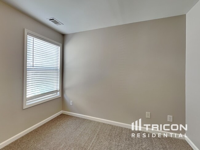 Building Photo - 1851 Stoney Chase Dr