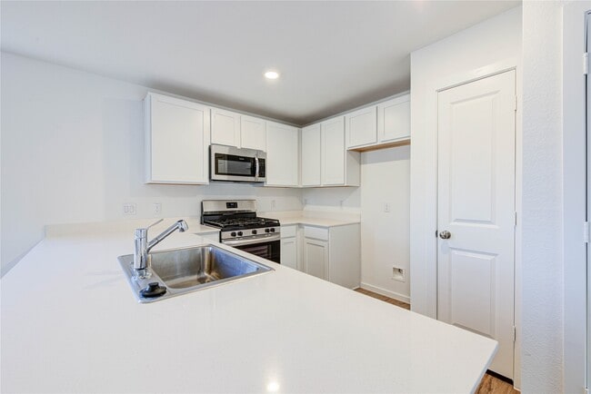 Building Photo - 3146 Savannah Rose Dr