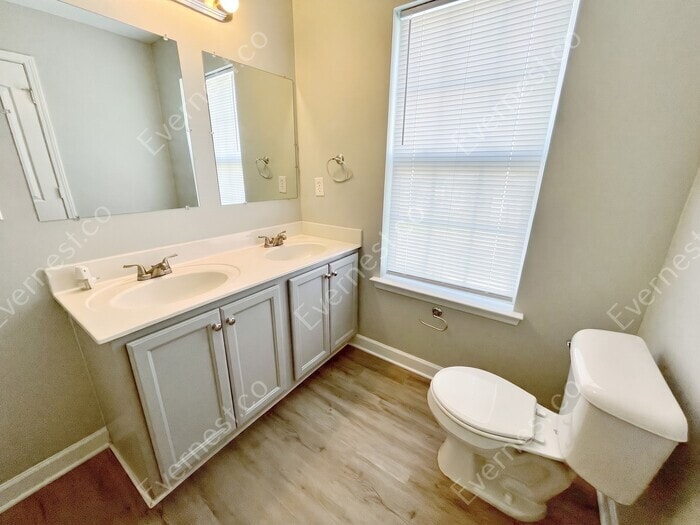 Building Photo - 5121 Magnasco Ln