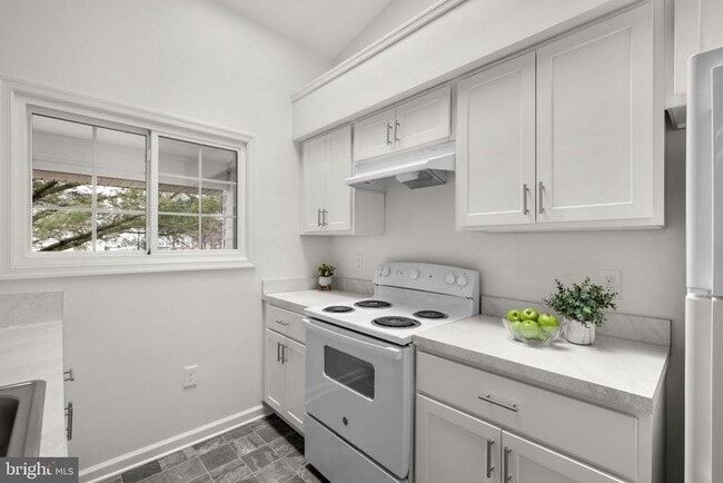 Building Photo - 14225 Jib St