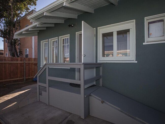 Back Yard and Laundry Access - 1075 1/2 Leighton Ave.